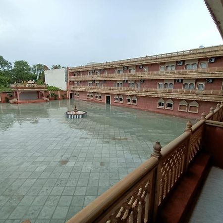 Hotel Rajwada Palace オルチャ エクステリア 写真