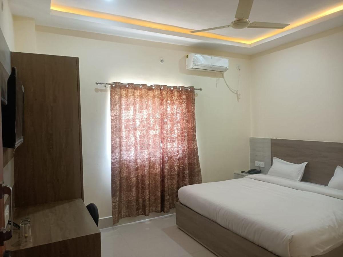 Hotel Rajwada Palace オルチャ エクステリア 写真