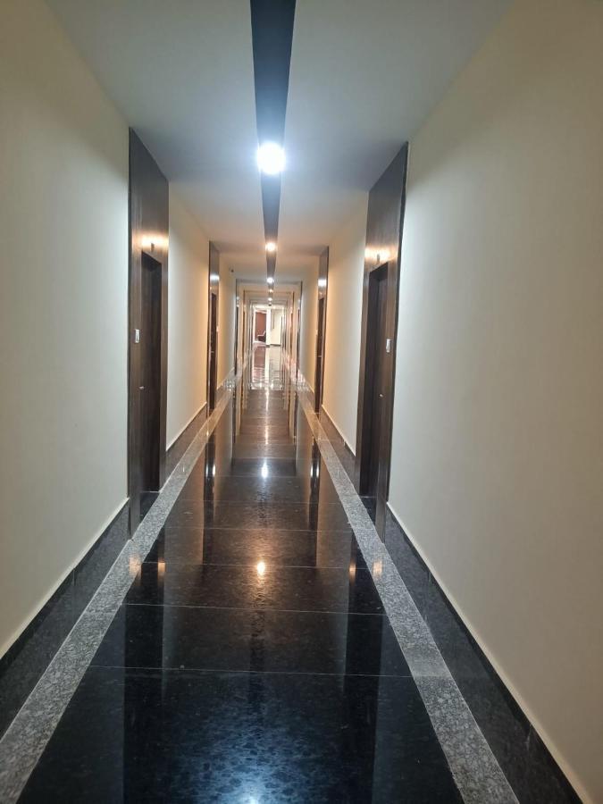 Hotel Rajwada Palace オルチャ エクステリア 写真