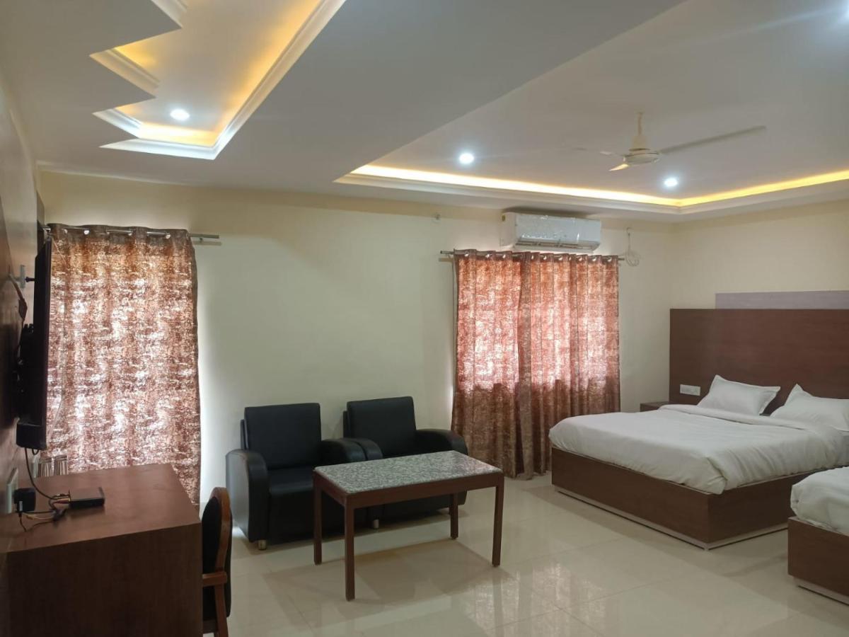 Hotel Rajwada Palace オルチャ エクステリア 写真