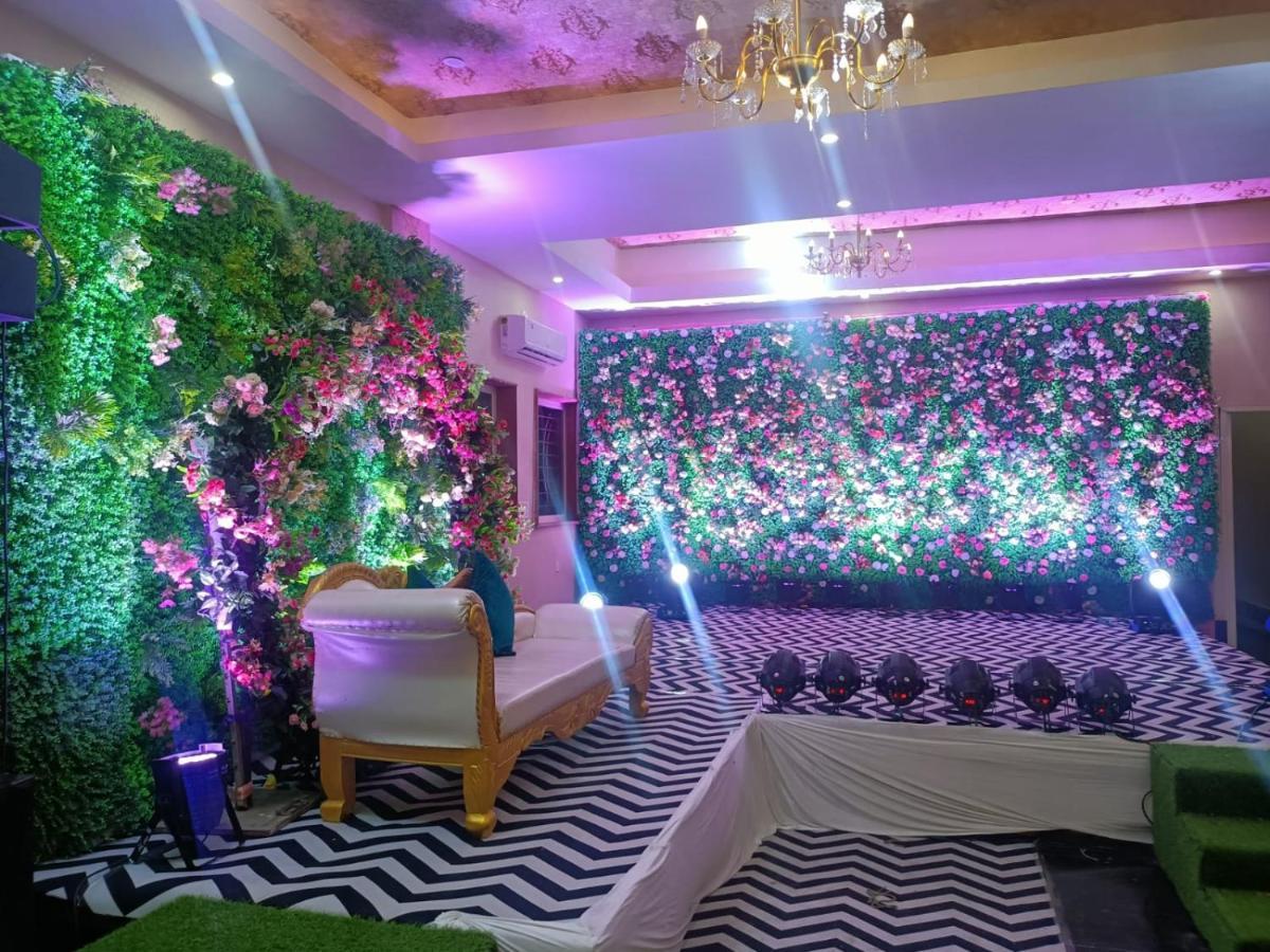 Hotel Rajwada Palace オルチャ エクステリア 写真
