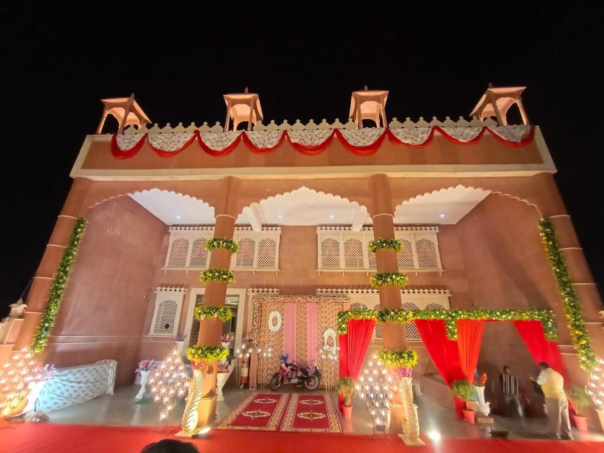 Hotel Rajwada Palace オルチャ エクステリア 写真