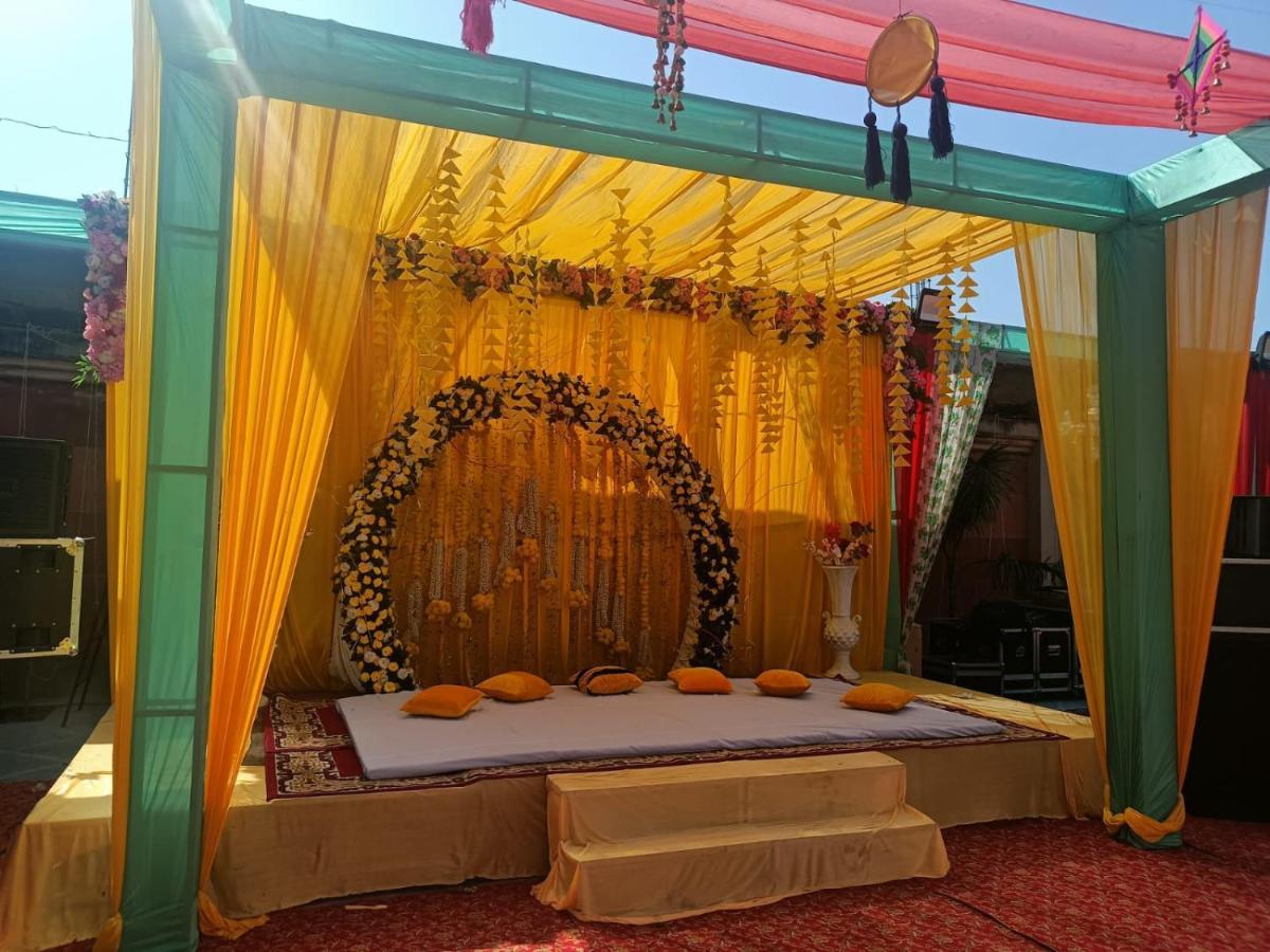 Hotel Rajwada Palace オルチャ エクステリア 写真