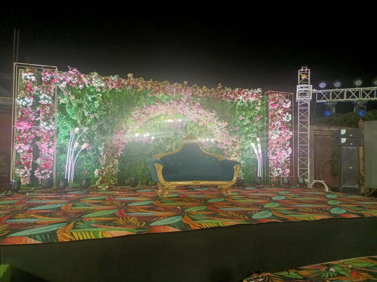 Hotel Rajwada Palace オルチャ エクステリア 写真